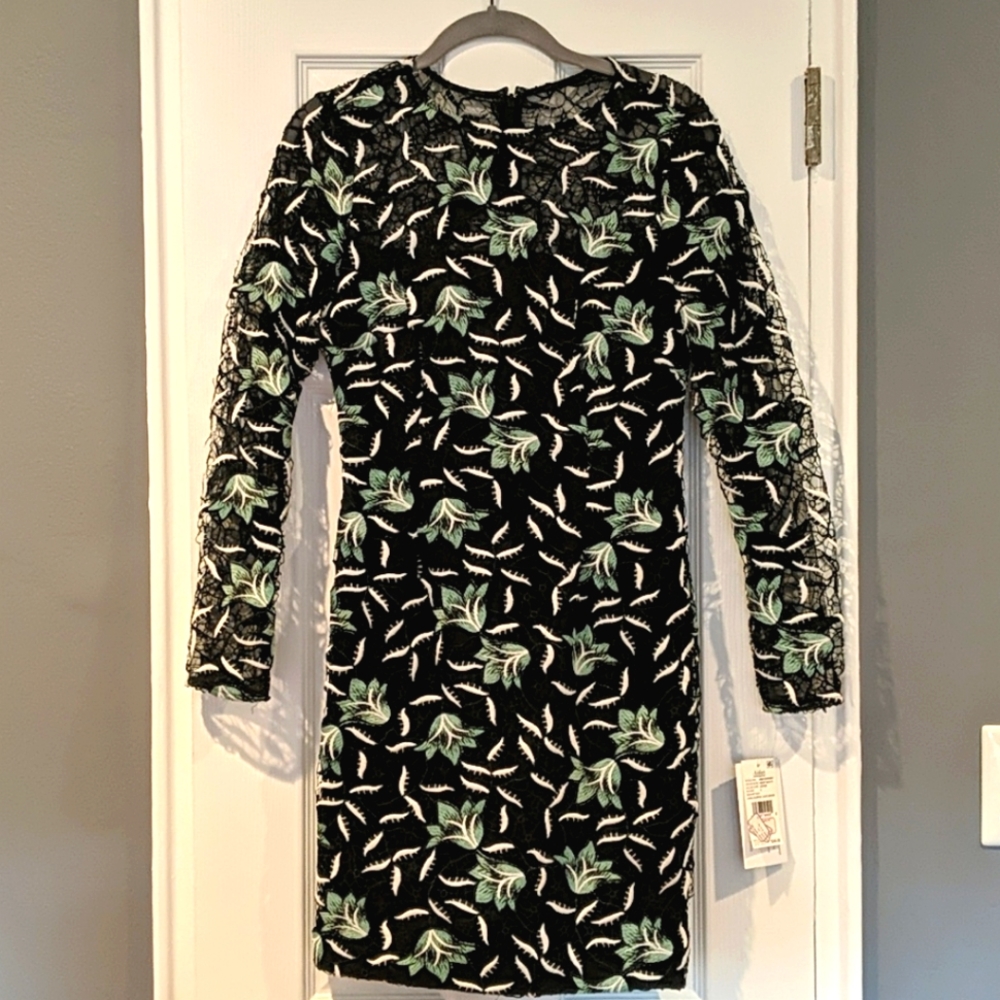 NWT size 2 Aidan Mattox Long Sleeve Lace Dress